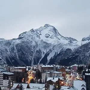 https://magnifique-vue-centre-station.hotels-rhonealpes.com