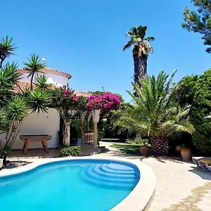 https://casa-victoria-les-tres-cales.catalonia-hotels.com