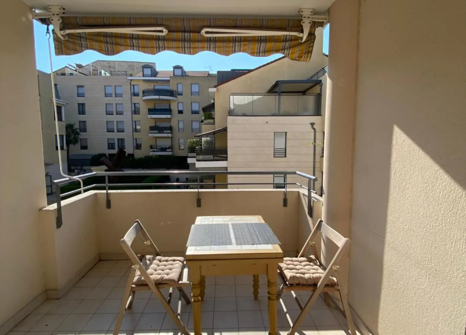 Modern Apartment In Cannes France