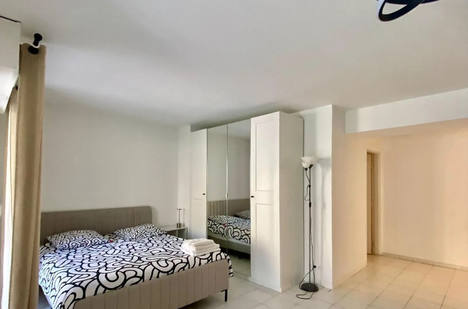 Modern Apartment In Cannes