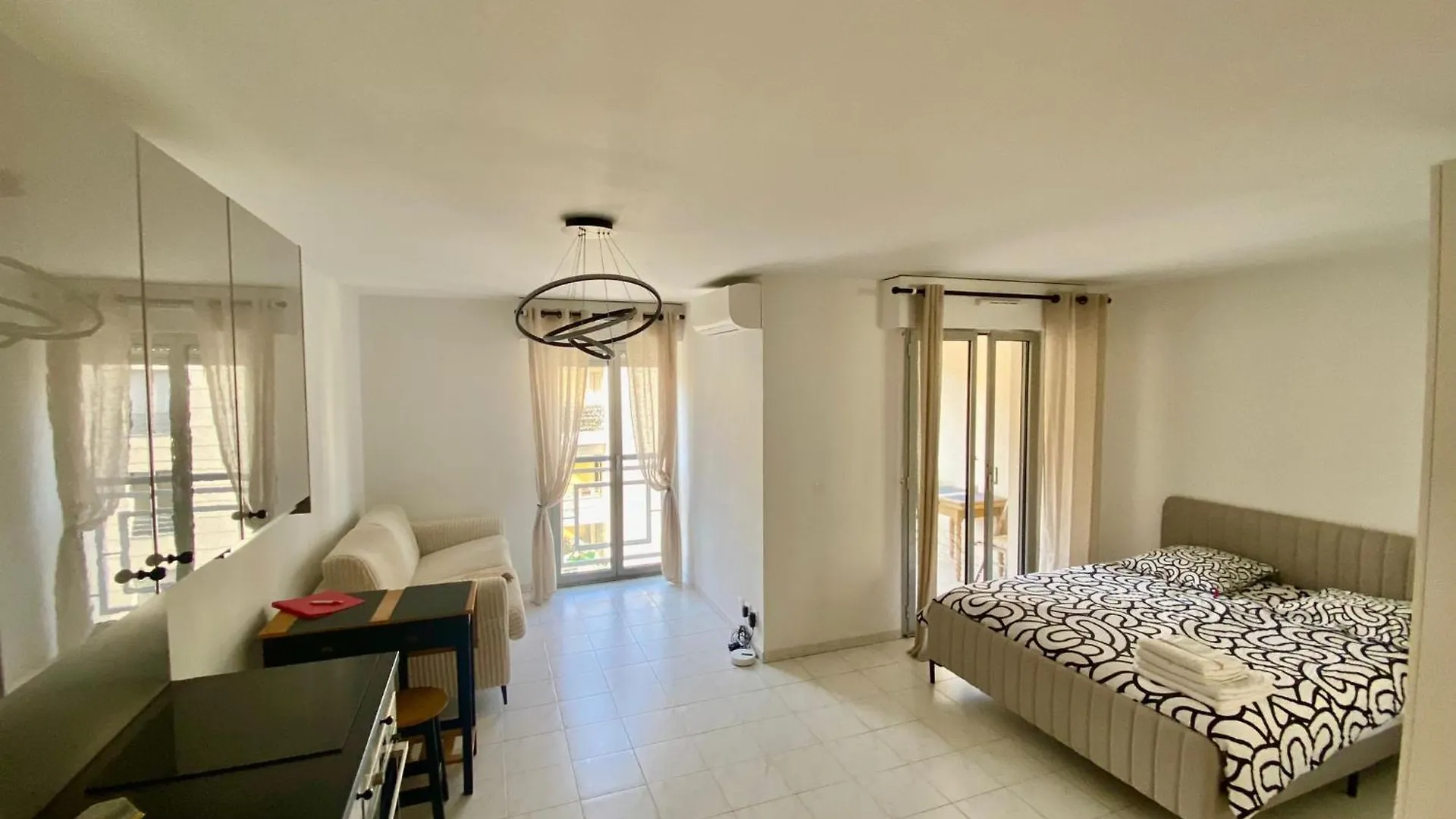 Modern Apartment In Cannes 0*,  France